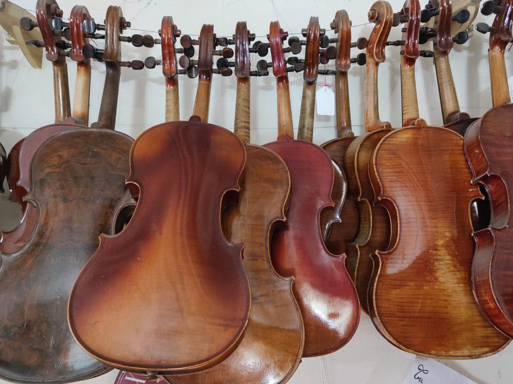 Une belle collection de violons !