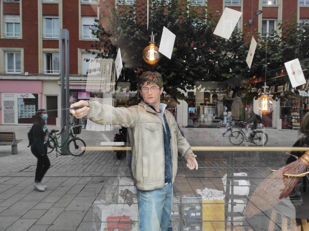 Vitrine de la boutique, rue de Noyon à Amiens